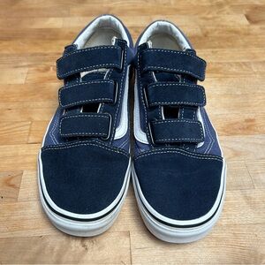 Vans Old Skool V Shoe- Men’s size 7/Women’s 8.5